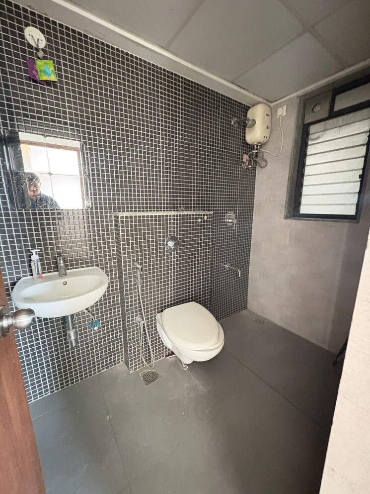 Bathroom, lodha-palava-city-lakeshore-greens 2 Bedroom 738 Sq.Ft. Apartment In Dombivli East Thane 9315467