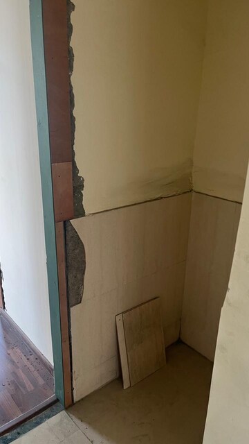 Bathroom in 2 BHK Apartment at Jaypee Greens Kosmos, Sector 134 – for Rent