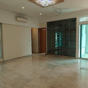 Room in 3 BHK Apartment at Enpar Lotus 101 Worli Residences, Kamala Mill – for Rent