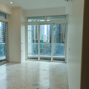 Room in 3 BHK Apartment at Enpar Lotus 101 Worli Residences, Kamala Mill – for Rent