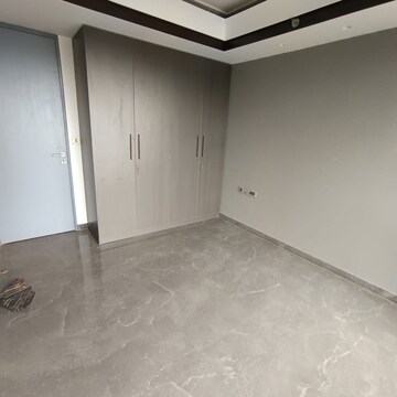 Room in 4 BHK Apartment at Lodha The Park Trump Tower, Kamala Mill – for Rent