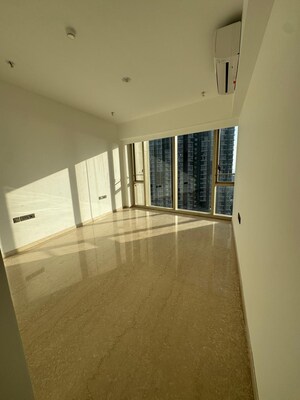 Room in 3 BHK Apartment at Lodha Kiara, Worli – for Rent