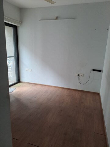 Room in 2.5 BHK Apartment at Lodha Palava Urbano D And E, Dombivli East – for Rent
