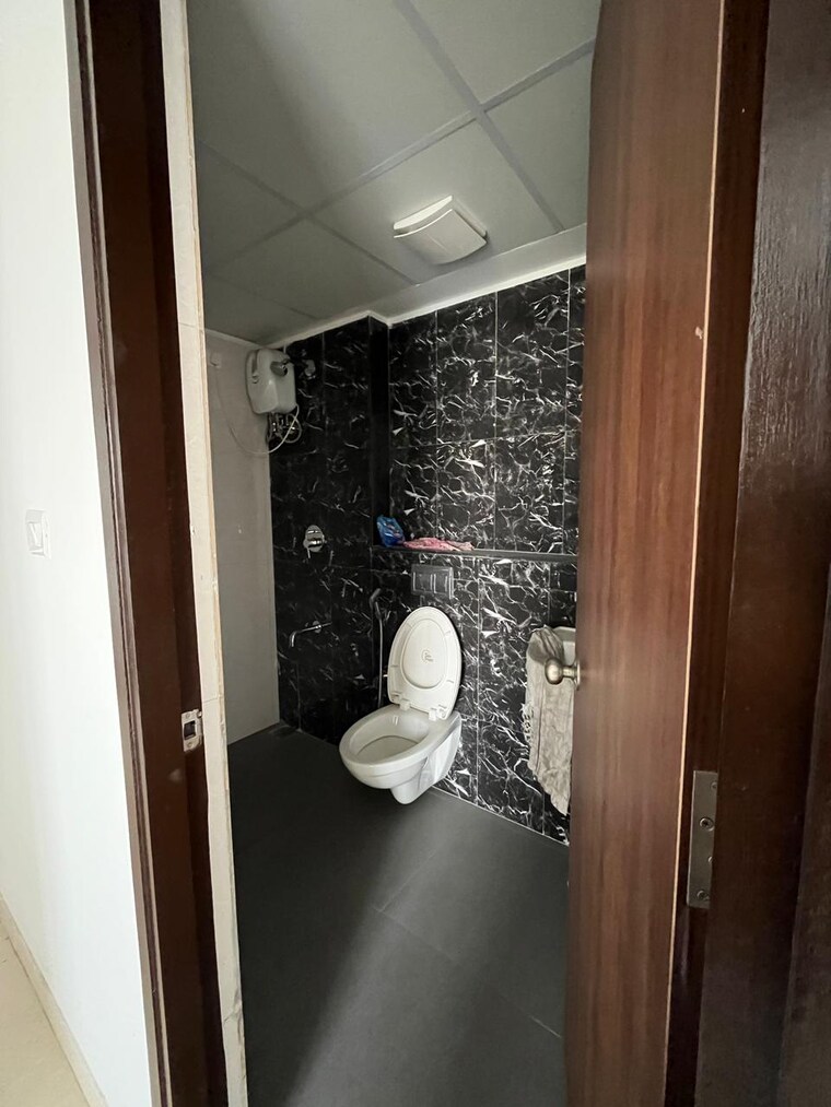 Bathroom, lodha-palava-aurora-b-and-c 3 Bedroom 821 Sq.Ft. Apartment In Dombivli East Thane 9315520