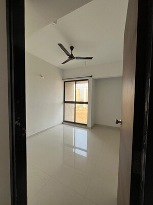 Room in 3 BHK Apartment at Lodha Palava Olivia C, Dombivli East – for Rent
