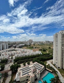 3 BHK + Servant Room Apartment For Sale in SS The Coralwood