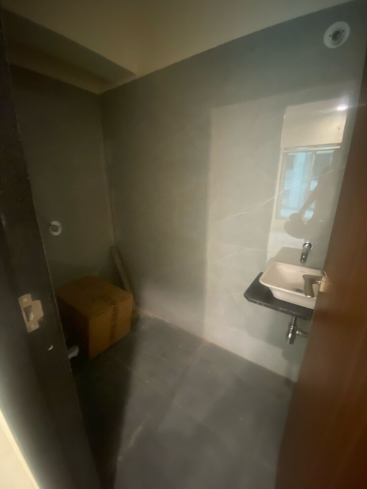 Bathroom, hirani-om-sukhkarta-heights 1 Bedroom 397 Sq.Ft. Apartment In Vikhroli East Mumbai 9315556