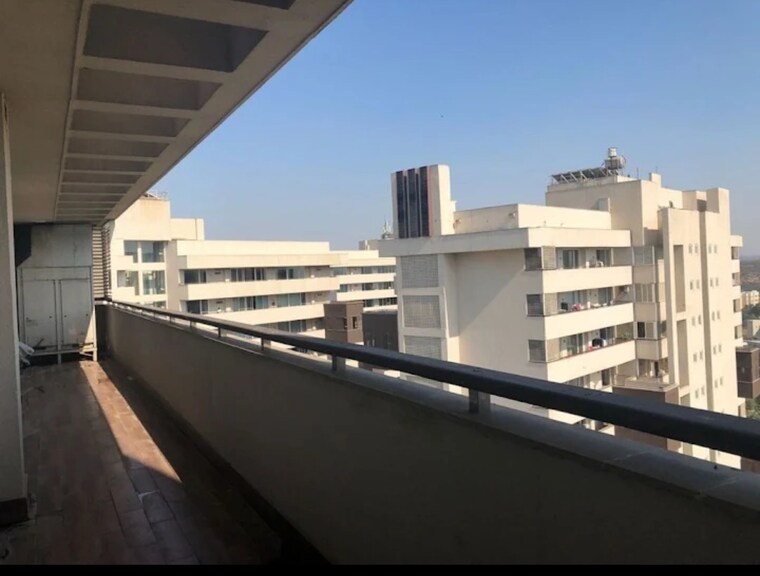 Exterior View, dlf-the-belaire 4 Bedroom 4098 Sq.Ft. Apartment In Sector 54 Gurgaon 9315570