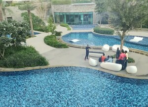 Swimming Pool in 4 BHK Apartment at DLF The Crest, Sector 54 – for Sale