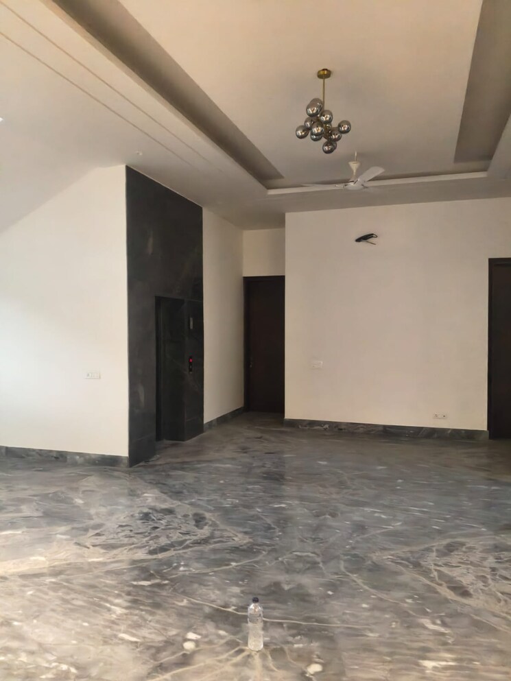 Room, chattarpur 1 Bedroom 650 Sq.Ft. Builder Floor In Chattarpur Delhi 9315586