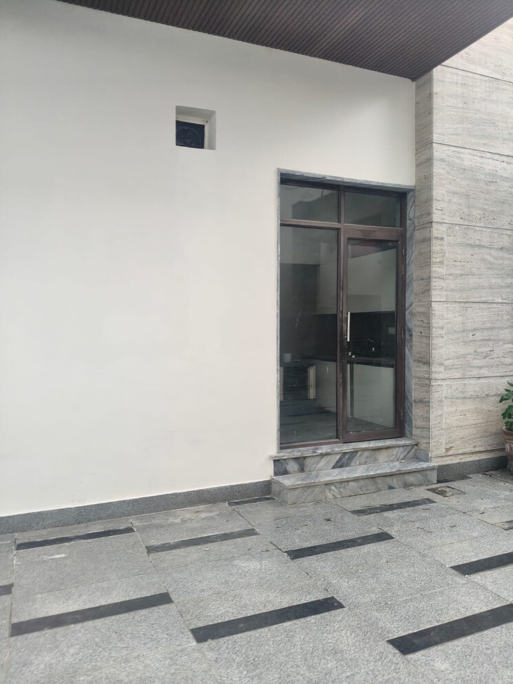 Room, chattarpur 1 Bedroom 650 Sq.Ft. Builder Floor In Chattarpur Delhi 9315586