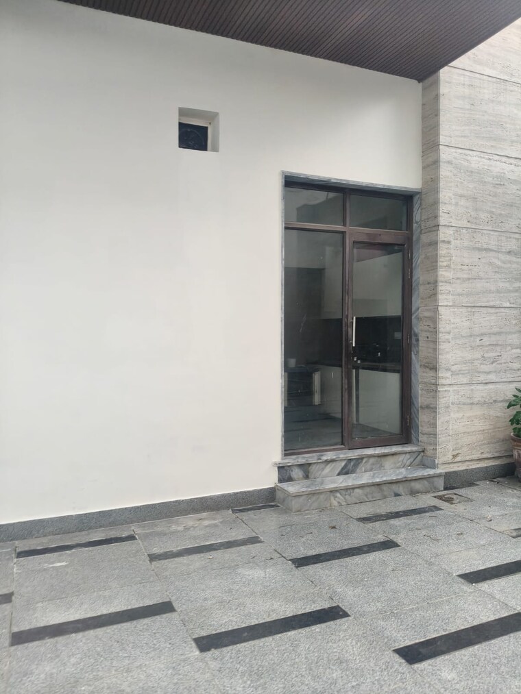 Room, chattarpur 1 Bedroom 650 Sq.Ft. Builder Floor In Chattarpur Delhi 9315586