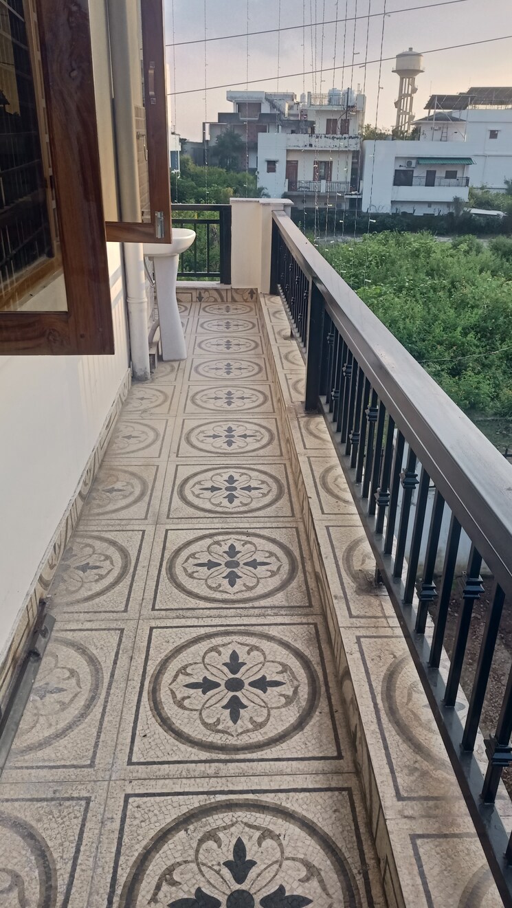 Balcony, chattarpur 2 Bedroom 1100 Sq.Ft. Builder Floor In Chattarpur Delhi 9315590