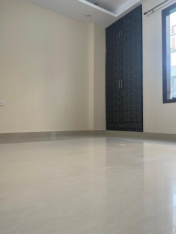 2 BHK Builder Floor For Rent in Sector 9a