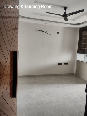 Room in 3 BHK Builder Floor at BPTP Amstoria Country Floor, Sector 102 – for Rent