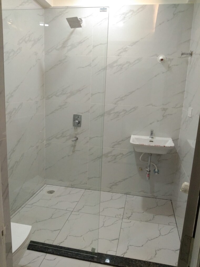 Bathroom, banjara hills 3 Bedroom 3600 Sq.Ft. Apartment In Banjara Hills Hyderabad 9315651