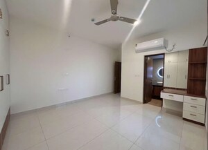 Room in 3 BHK Apartment at Prestige Beverly Hills, Kokapet – for Rent