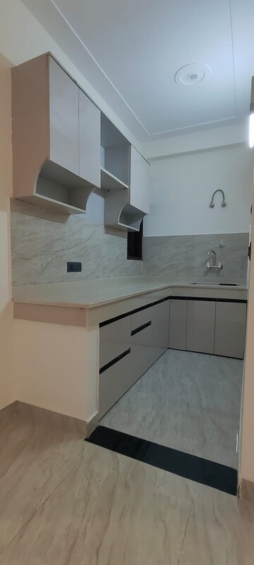 Kitchen in 1.5 BHK Builder Floor at Chattarpur – for Rent