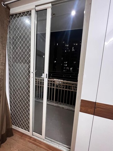 Room in 2 BHK Apartment at BPTP Discovery Park, Sector 80 – for Rent