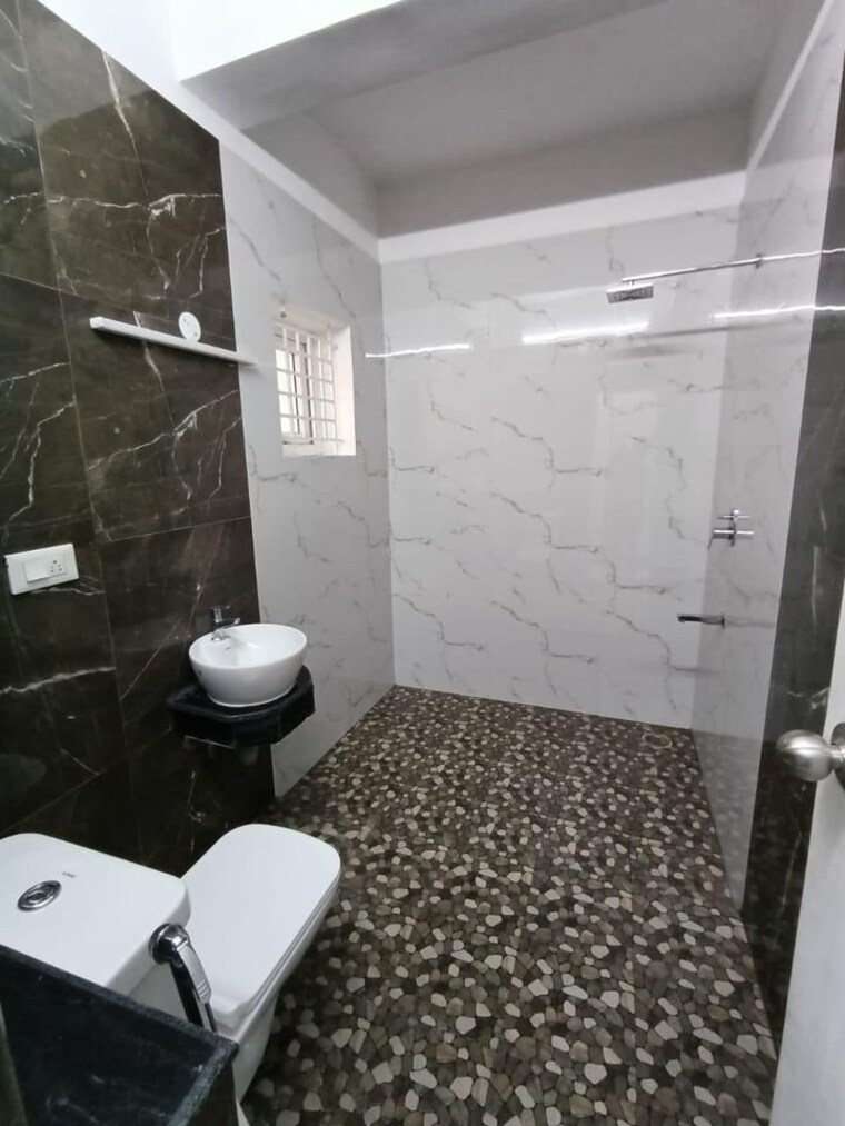 Bathroom, royal-city-ittangur 2.5 Bedroom 1475 Sq.Ft. Villa In Ittangur Bangalore 9315786