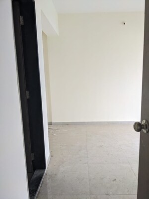 Room in 1 BHK Apartment at Mahavir Kalpavruksha, Ghodbunder Road – for Sale