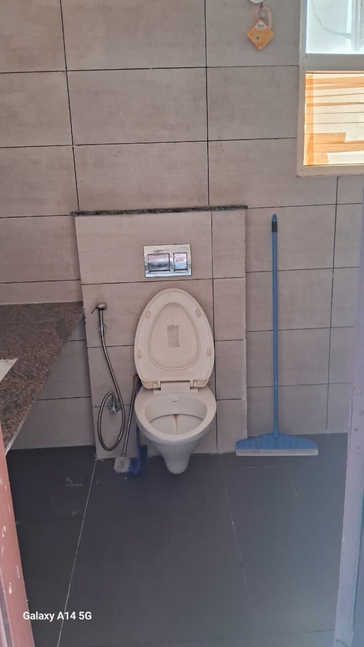 Bathroom, motiaz-royal-citi 3 Bedroom 1910 Sq.Ft. Apartment In Ambala Highway Zirakpur 9315874