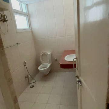 Bathroom in 3.5 BHK Apartment at Hestia Apartment, Malesemau – for Rent