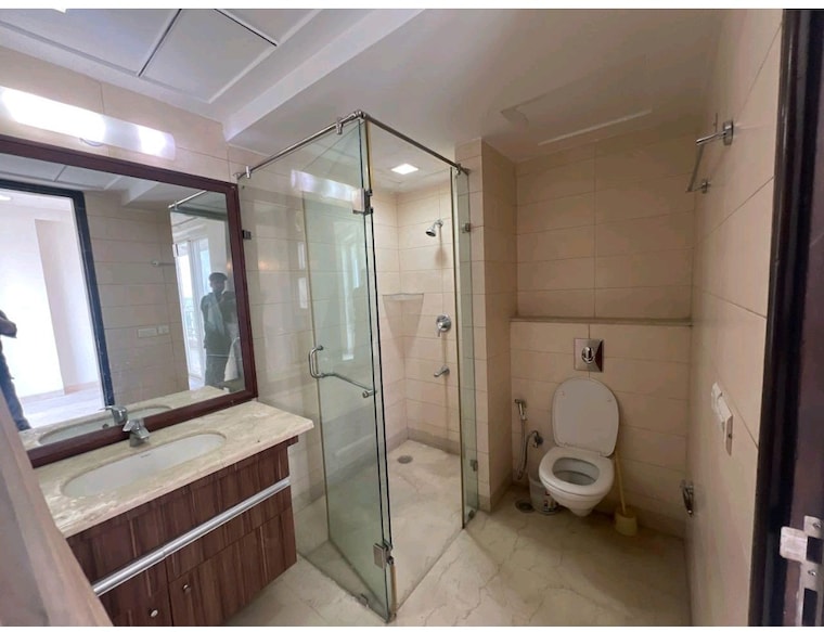 Bathroom, abw-la-lagune 4 Bedroom 4050 Sq.Ft. Apartment In Sector 54 Gurgaon 9315919