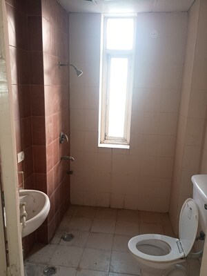 Bathroom in 4 BHK Apartment at The Defence Personnel, Sector 45 – for Sale