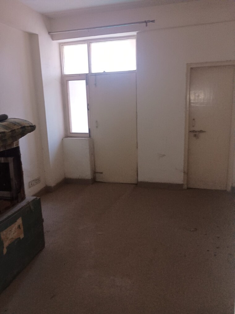 Room, the-defence-personnel 4 Bedroom 3000 Sq.Ft. Apartment In Sector 45 Faridabad 9315936