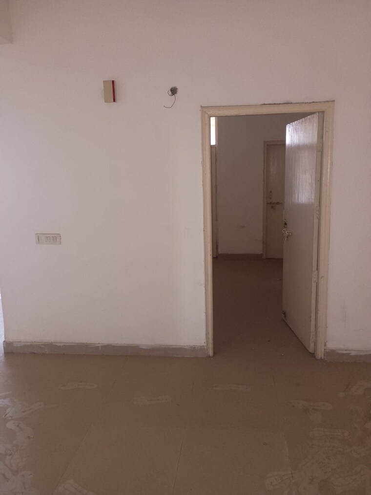 Room, the-defence-personnel 4 Bedroom 3000 Sq.Ft. Apartment In Sector 45 Faridabad 9315936