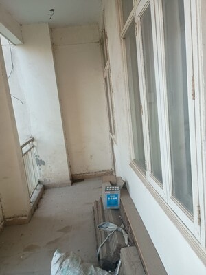 Building Lobby in 4 BHK Apartment at The Defence Personnel, Sector 45 – for Sale