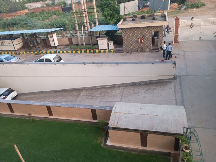 Swimming Pool, the-defence-personnel 4 Bedroom 3000 Sq.Ft. Apartment In Sector 45 Faridabad 9315936