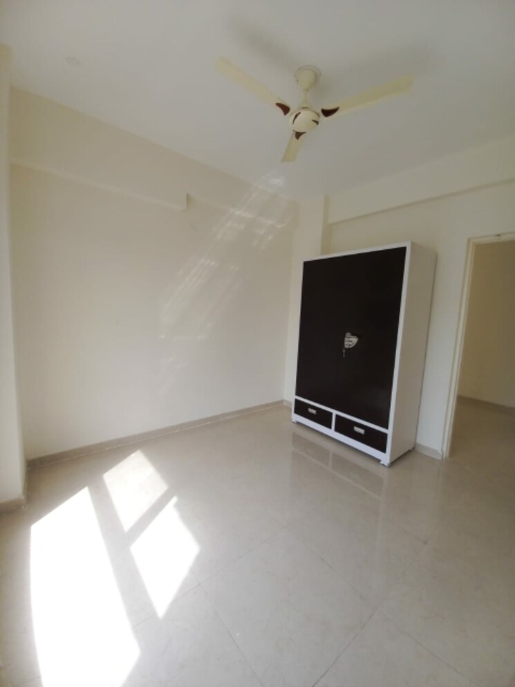 Room, signature-the-millennia-3 2 Bedroom 687 Sq.Ft. Apartment In Sector 37d Gurgaon 9315948