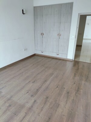 Room in 3 BHK Apartment at Emaar Palm Gardens, Sector 83 – for Sale