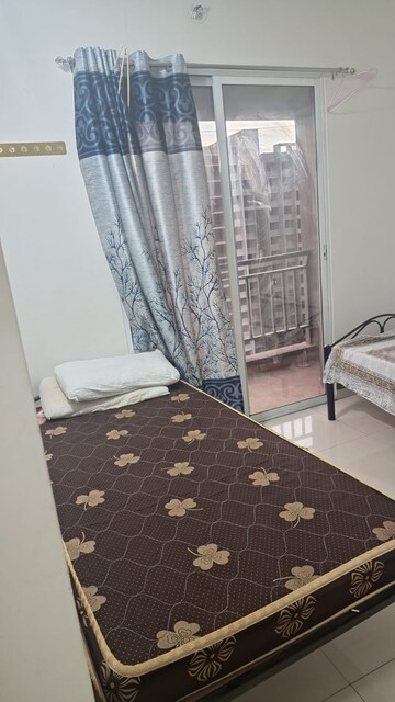 Master Bedroom in 2 BHK Apartment at Kohinoor Zen Estate, Kharadi – for Rent
