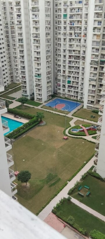 2 BHK Apartment For Rent in VVIP Homes, Gaur City 2
