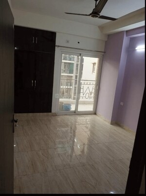 Room in 2 BHK Apartment at VVIP Homes, Gaur City 2 – for Rent