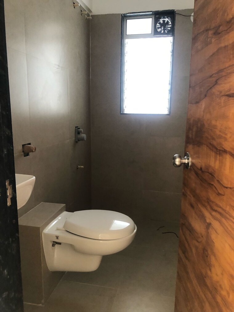 Bathroom, jp-decks 2 Bedroom 845 Sq.Ft. Apartment In Goregaon East Mumbai 9315975