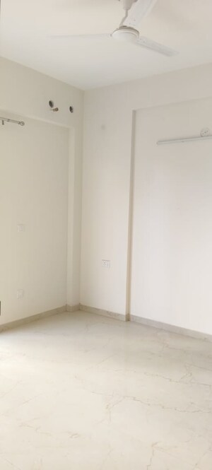 Room in 3 BHK Apartment at M3M Soulitude, Sector 89 – for Rent