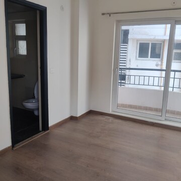 Room in 3 BHK Apartment at Ansal Crown Heights, Pahladpur Village – for Rent