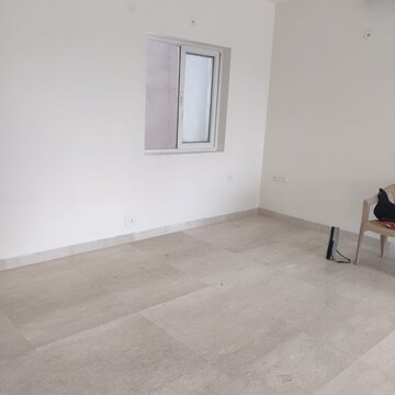 Room in 3 BHK Apartment at Ansal Crown Heights, Pahladpur Village – for Rent
