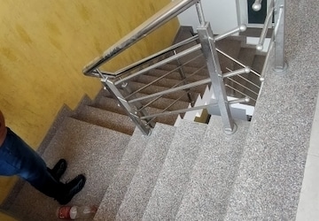 Staircase in  Pg at Chinhat – for Rent