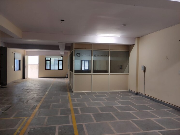 Room, site 4 sahibabad Commercial Warehouse 1700 Sq.Ft. In Site 4 Sahibabad Ghaziabad 9316044