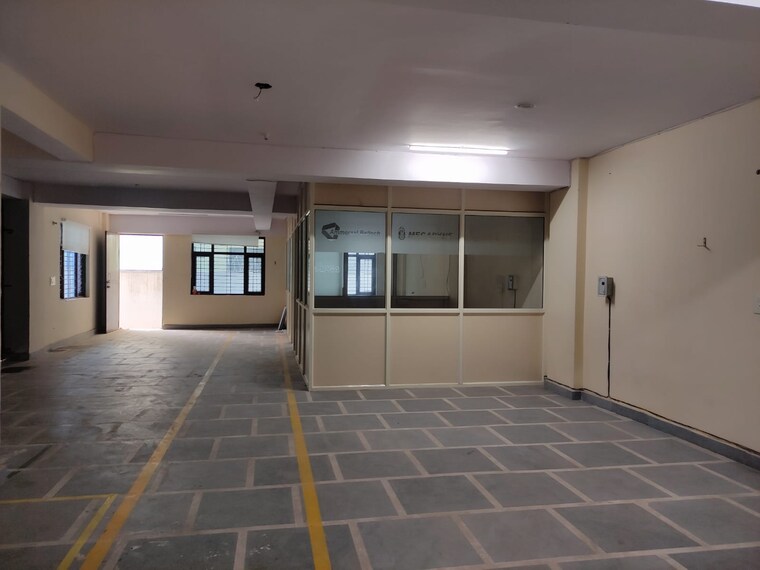 Room, site 4 sahibabad Commercial Warehouse 1700 Sq.Ft. In Site 4 Sahibabad Ghaziabad 9316044