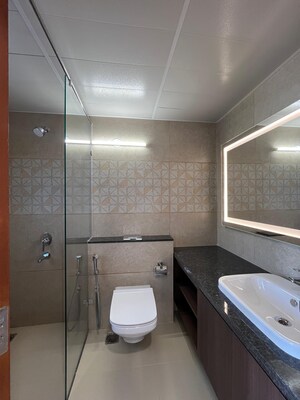 Attached Bathroom in 4 BHK Apartment at Prestige Fairfield, Rmv 2nd Stage – for Rent
