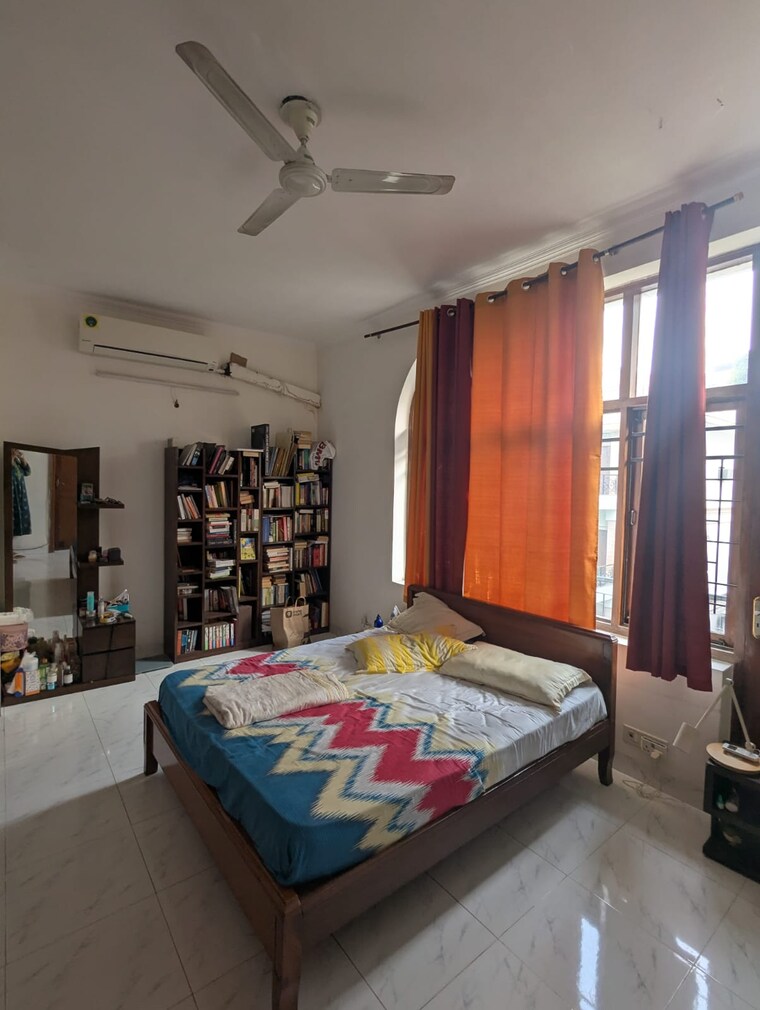 Bedroom, hauz khas 3 Bedroom 2250 Sq.Ft. Builder Floor In Hauz Khas Delhi 9316093