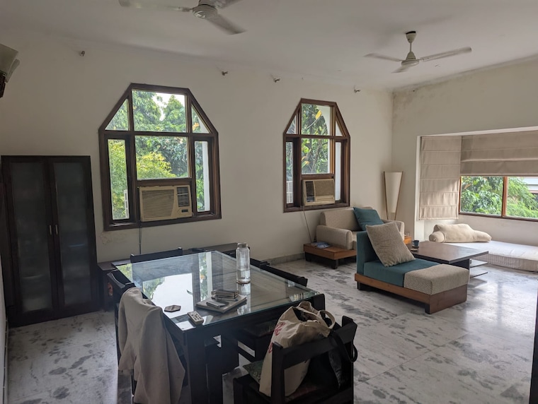 Living Room, hauz khas 3 Bedroom 2250 Sq.Ft. Builder Floor In Hauz Khas Delhi 9316093