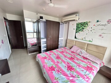 Bedroom in 2 BHK Apartment at Amanora Future Towers, Hadapsar – for Rent