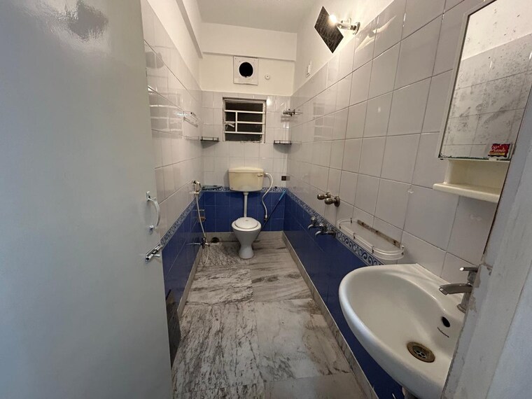 Bathroom, kalikapur 3 Bedroom 1200 Sq.Ft. Apartment In Kalikapur Kolkata 9313948